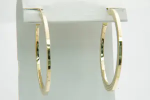 83 - Elegante z.g.a.n. set 14krt geelgouden oorringen met meander motief kopen? Bied vanaf 130!