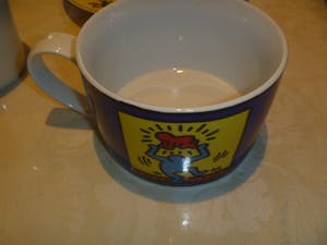 Keith Haring - een mok , een kom en een bord kopen? Bied vanaf 25!