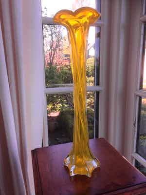 Val-Saint-Lambert - Citroengele hoedenvaas verkocht voor € 75!