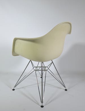 Ray en Charles Eames - Vier DAR stoelen door Vitra kopen? Bied vanaf 1!