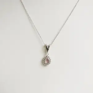 Set met toermalijn en diamanten (hanger, oorbellen en ring) kopen? Bied vanaf 1450!