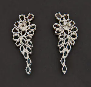 Vintage oorhangers met 36 gefacetteerde toermalijnen en topazen kopen? Bied vanaf 230!