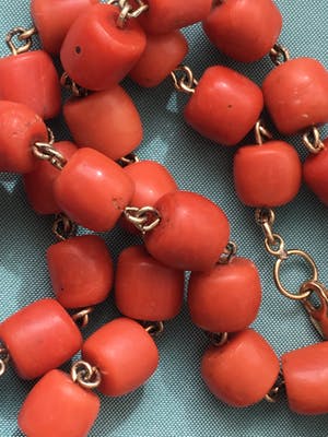 14K Goud - afgedraaid bloedkoraal collier aan gouden slot kopen? Bied vanaf 725!