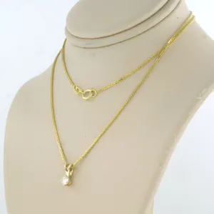 14k gouden collier met een solitair hanger bezet met briljant geslepen diamant kopen? Bied vanaf 210!