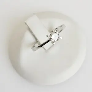 Diamanten ring kaufen? Bieten Sie von 650!
