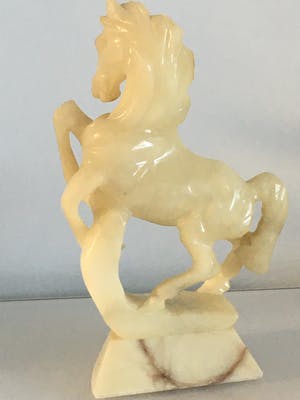 Niet of onleesbaar gesigneerd - Italian alabaster. Horse Sculpture kopen? Bied vanaf 1!