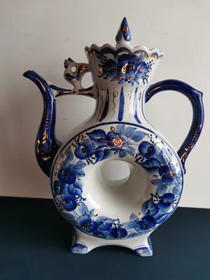 Niet of onleesbaar gesigneerd - Fraai gedecoreerde Chinese koffiepot met kraaiende haan kopen? Bied vanaf 1!