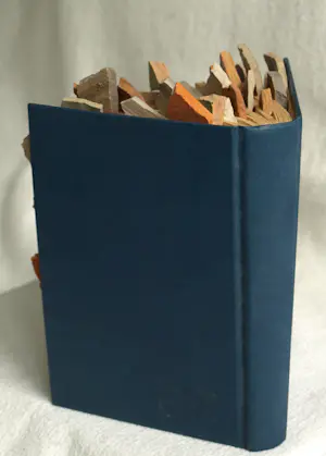 Christina Linaris-Coridou - Object , Boek met Stenen - 2011 kopen? Bied vanaf 10!