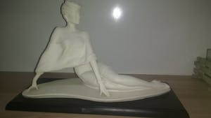 Niet of onleesbaar gesigneerd - Dame zittend op de grond kopen? Bied vanaf 1!