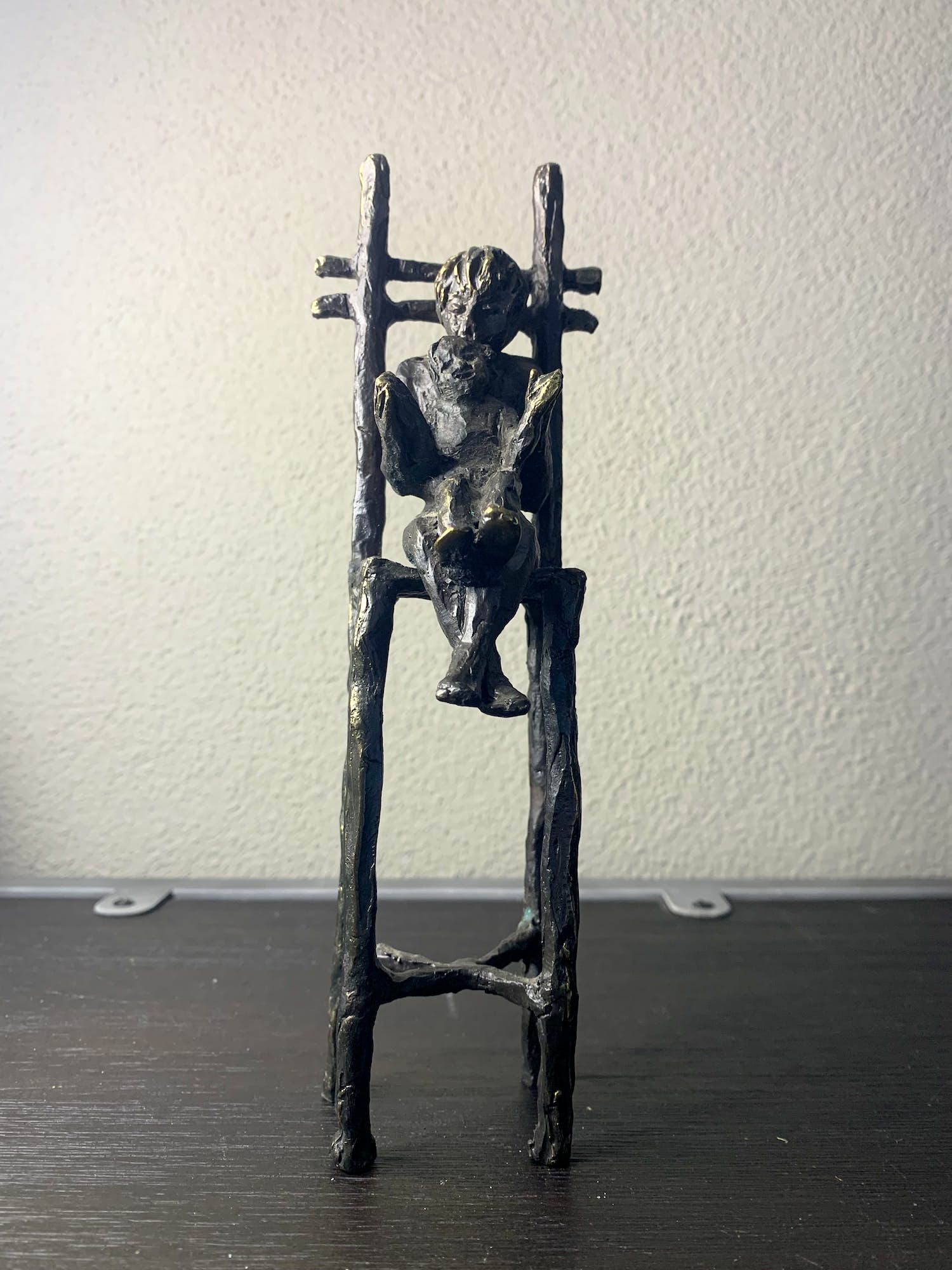 Astrid Veldhuyzen-Koppen - Sculptuur “ EREPLAATS “ kopen? Bied vanaf 1!