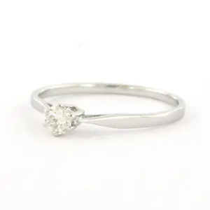 18k witgouden solitair ring met briljant geslepen diamant tot. 0.13ct kopen? Bied vanaf 220!