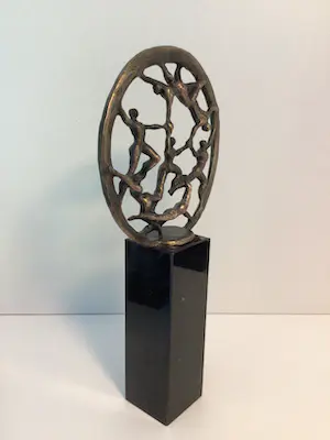 Corry Ammerlaan - Sculptuur “ Samenwerking door beweging “ kopen? Bied vanaf 1!