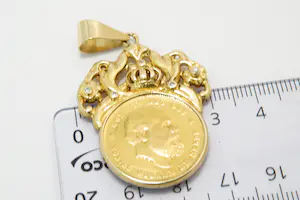 94 - 18Krt gouden montuur met diamant en Koning Willem 3 munt (1876) kopen? Bied vanaf 740!