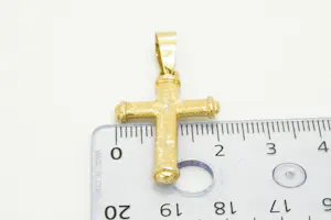 38 - 18 karaats geelgouden kruishanger kopen? Bied vanaf 470!