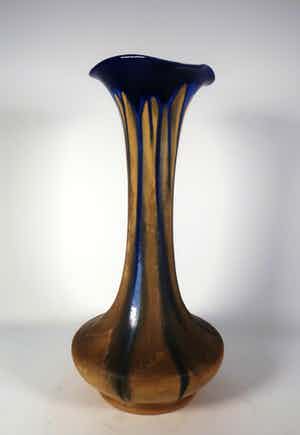 Nieuwe Kunst - Aardewerk, Vaas verkocht voor € 50!