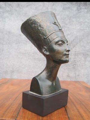 Harrie Antheunis - Buste van koningin Nefertite kopen? Bied vanaf 30!