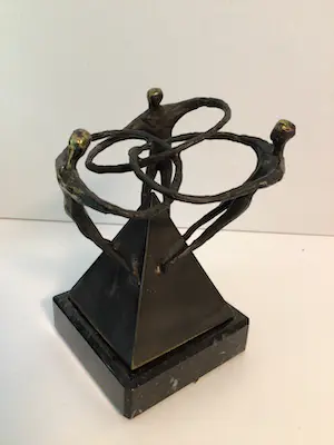 Corry Ammerlaan - Sculptuur “ Verbondenheid “ zeldzaam kopen? Bied vanaf 1!