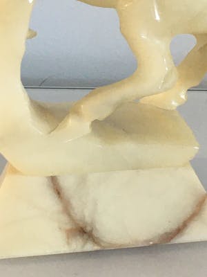 Niet of onleesbaar gesigneerd - Italian alabaster. Horse Sculpture kopen? Bied vanaf 1!