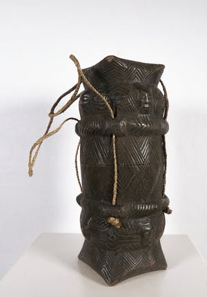 Kuba - Dekseldoes met gestoken gezicht en lijnpatronen kopen? Bied vanaf 1!