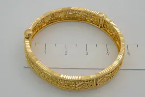 62 - Mooie 22 karaat geel gouden kinder armband met filigrain afwerking kopen? Bied vanaf 840!