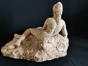 Niet of onleesbaar gesigneerd - Fraai beeld van naakte liggende dame kopen? Bied vanaf 1!