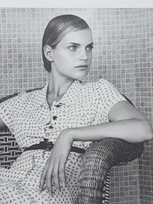 Karl Lagerfeld - Fotolitho Guinevere van Seenus Chanel 1996. kaufen? Bieten Sie von 85!