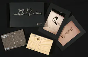 Joseph Beuys - Filzpostkarte, Holzpostkarte en Sandzeichnungen in Diani kaufen? Bieten Sie von 1!