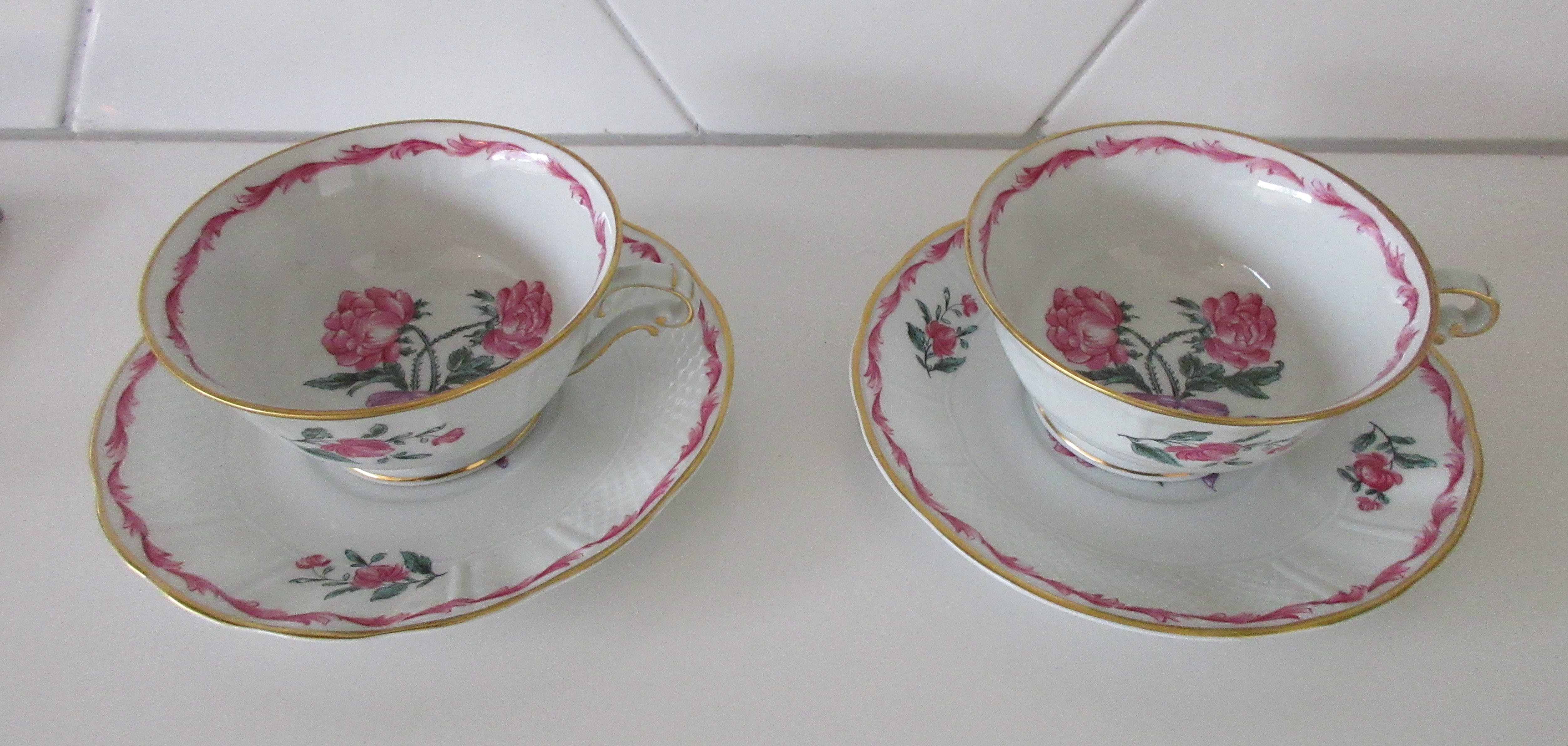 Royal Limoges - Bernadaud & Co Deux Roses/copie d'une Compagnie des Indes XVIII Siecle kopen? Bied vanaf 15!