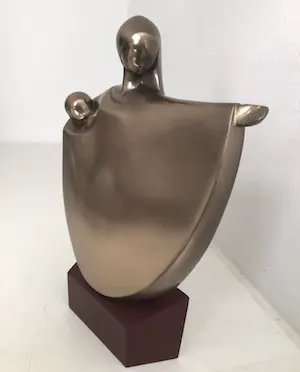 Janneke Ros - Beeld “ MOEDERLIEFDE “ . Gesigneerd kopen? Bied vanaf 1!