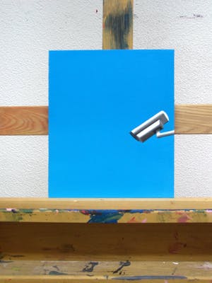 Gerard Boersma - Security Camera 40 (Stilleven van CCTV beveiligingscamera tegen blauwe lucht) kopen? Bied vanaf 75!