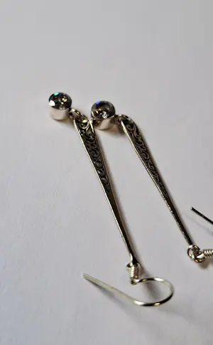 Nieuwe fijne, opengewerkte zilveren oorbellen met zirikonia kopen? Bied vanaf 40!