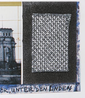 Christo - Handgesigneerd exemplaar Wrapped Reichstag met stofmonster - Ingelijst (Groot) kopen? Bied vanaf 1!