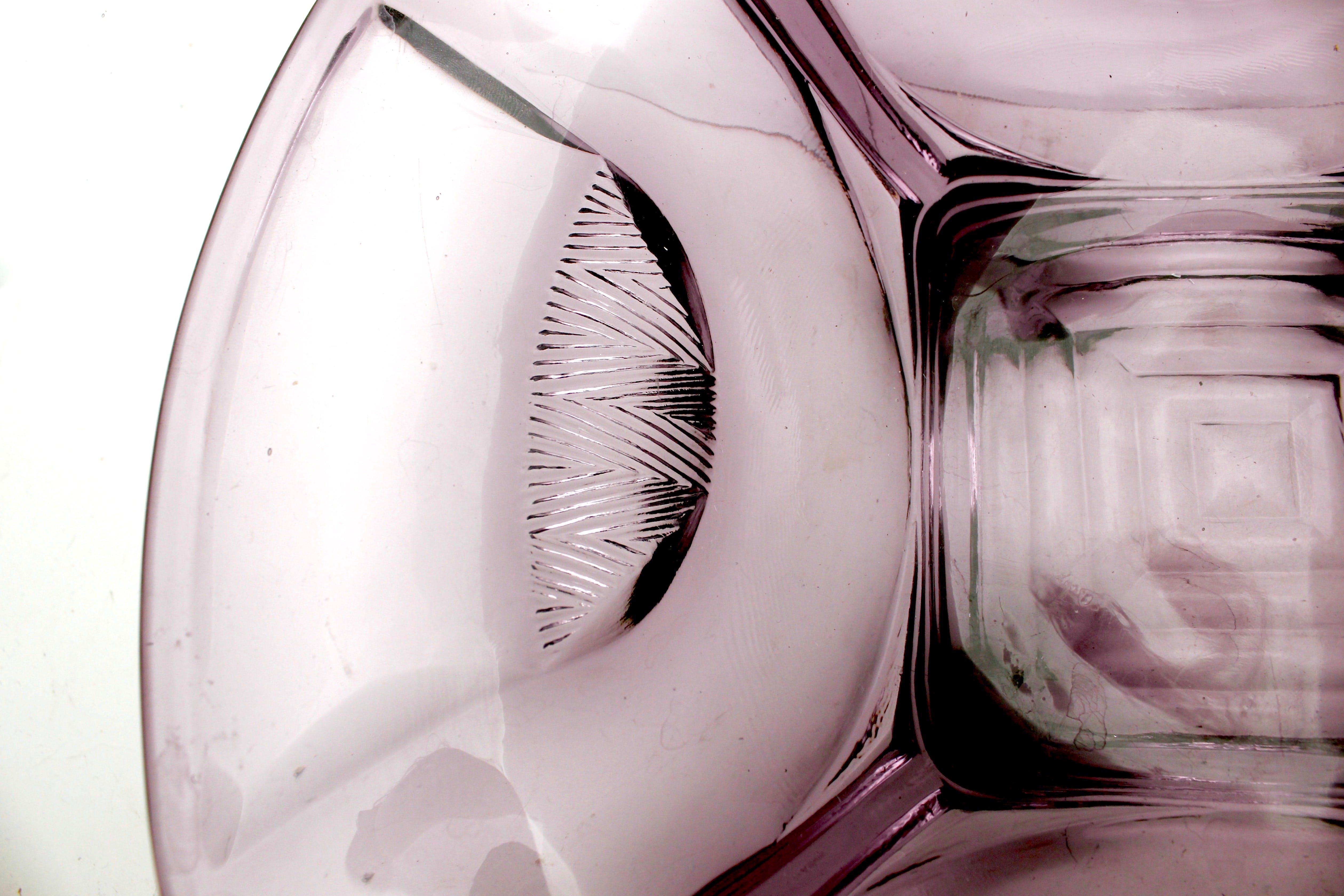 Walther glas - Grote paarse art deco schaal decor 'Sigrid' 1936 Ottendorf Duitsland kopen? Bied vanaf 14!