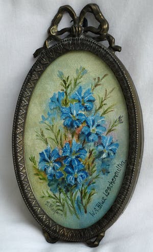 Niet of onleesbaar gesigneerd - Miniatuur bloemstilleven in bronzen lijstje , olieverf , “Blue Leschenaultia“ kopen? Bied vanaf 1!