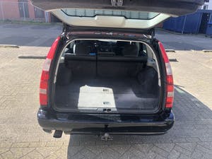 Peter Horbury - klassieke Volvo V70 met een interieur van José Luis Diaz de La Vega kopen? Bied vanaf 1!