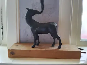 AcheterHenk Visch - Paard met staart in mond? Enchérissez de 600!