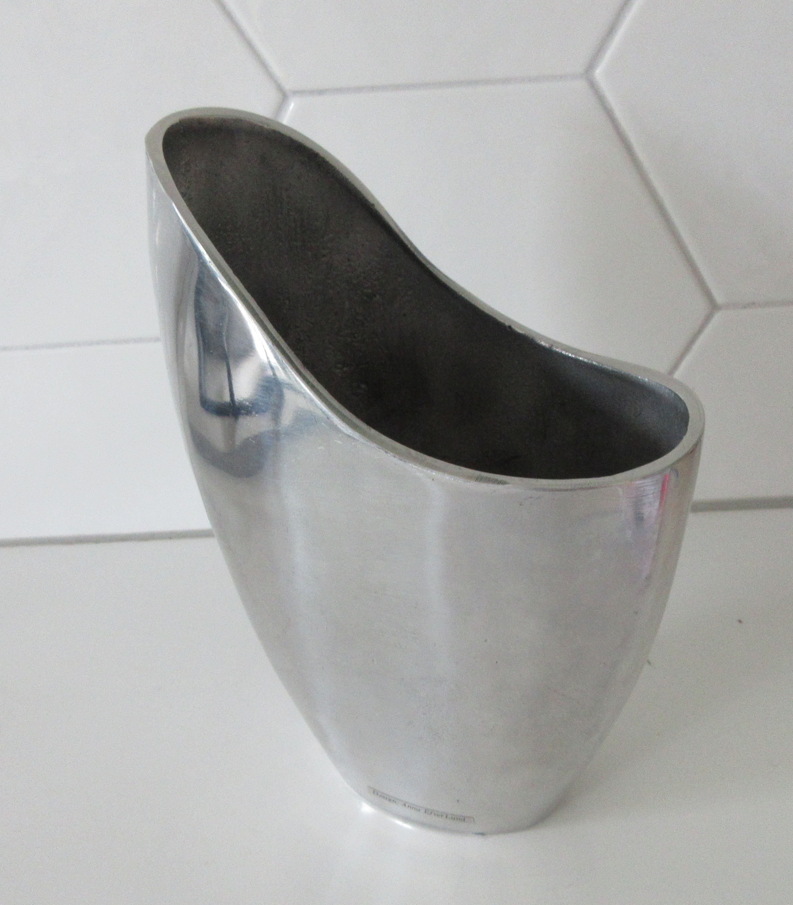 Anna Efverlund - Aluminium Design vaas kopen? Bied vanaf 25!