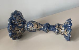 Niet of onleesbaar gesigneerd - C.M. Biagioli Gubbio - Twee hand gedecoreerde Majolica kandelaren kopen? Bied vanaf 1!