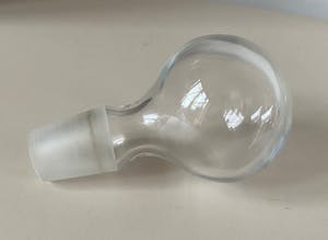 Niet of onleesbaar gesigneerd - Saint Hilaire Paris - kristallen karaf met verzilverd montuur kopen? Bied vanaf 1!