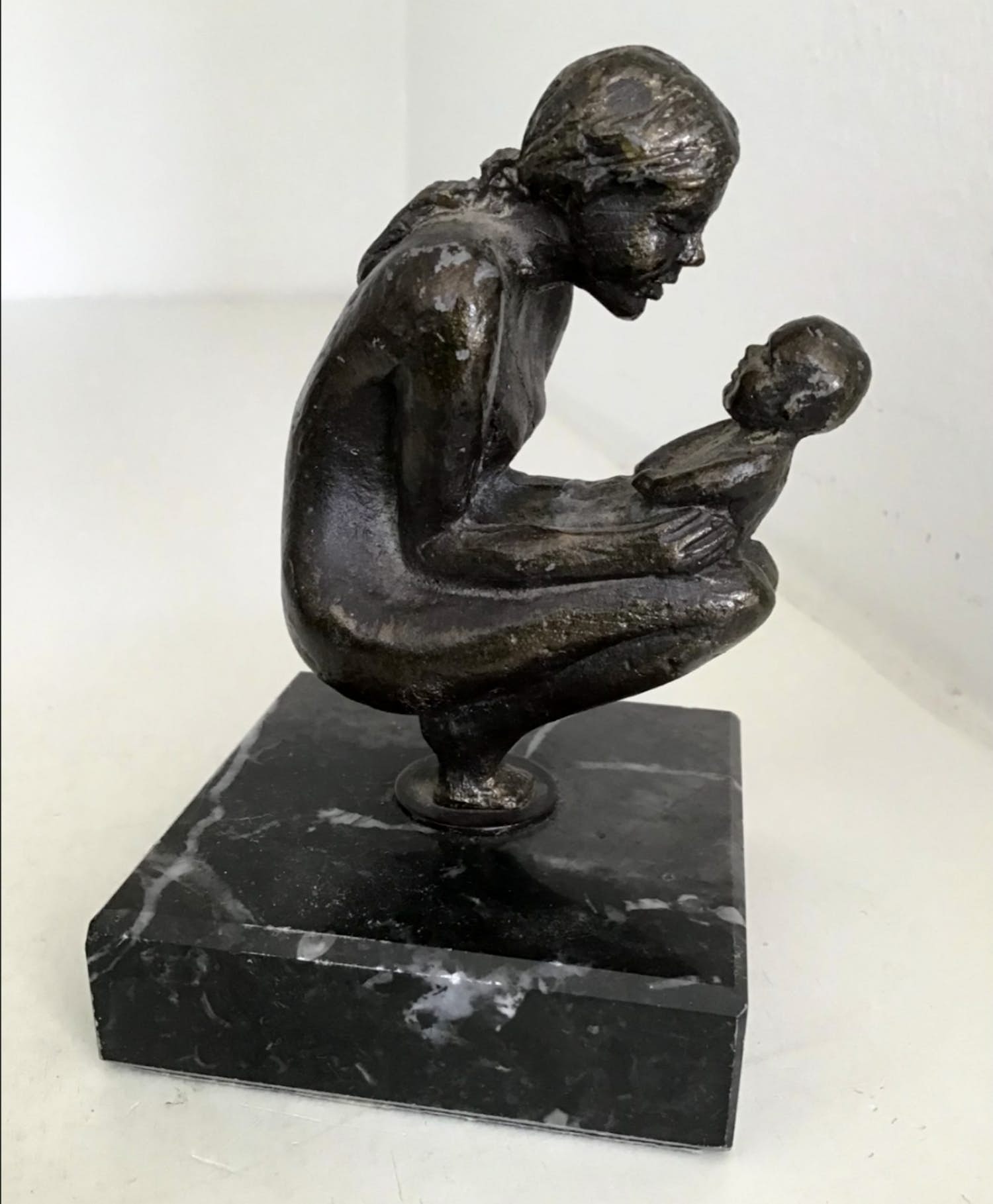 Corry Ammerlaan - Sculptuur “ MOEDER EN KIND “ kopen? Bied vanaf 1!