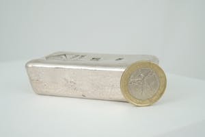 2554 - Degussa gegoten massief Zilveren 999 baartje/broodje - 500GR kopen? Bied vanaf 340!