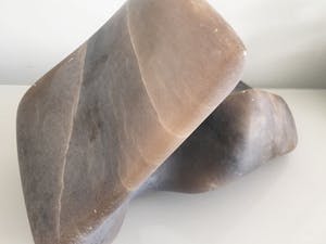 Niet of onleesbaar gesigneerd - Art deco Naturell stone Sculpture , kopen? Bied vanaf 1!