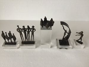 Corry Ammerlaan - 5 beeldjes met plexiglas sokkel. kopen? Bied vanaf 65!