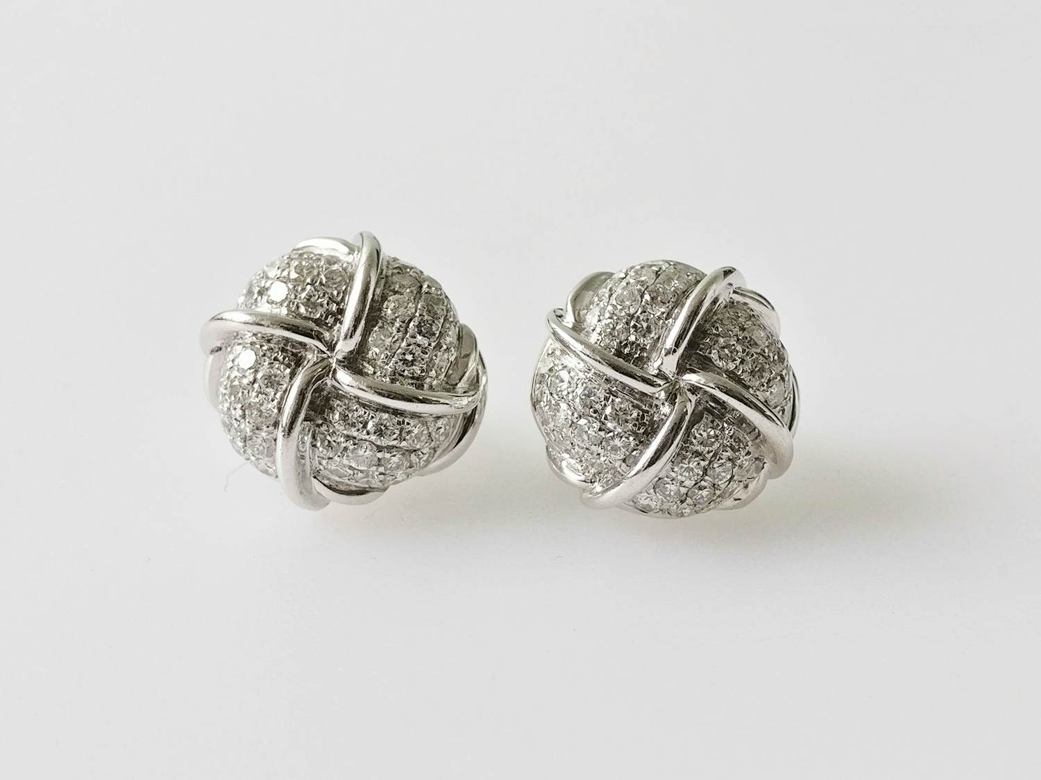 Diamanten oorbellen kopen? Bied vanaf 2200!