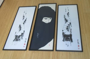 Niet of onleesbaar gesigneerd - Drieluik van Modernistische Japanse zijde schilderijen kopen? Bied vanaf 1!