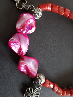 Curiosa - Koraal armband met Biwa parels kopen? Bied vanaf 1!