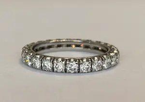 AcheterPlatina  alliance ring met diamanten ca 1,40 crt? Enchérissez de 1200!