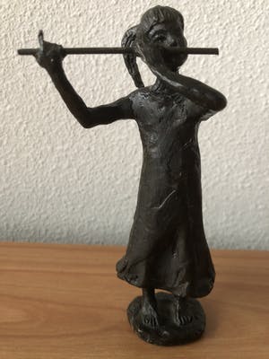 Corry Ammerlaan - Prachtig beeldje " MEISJE MET FLUIT " kopen? Bied vanaf 25!
