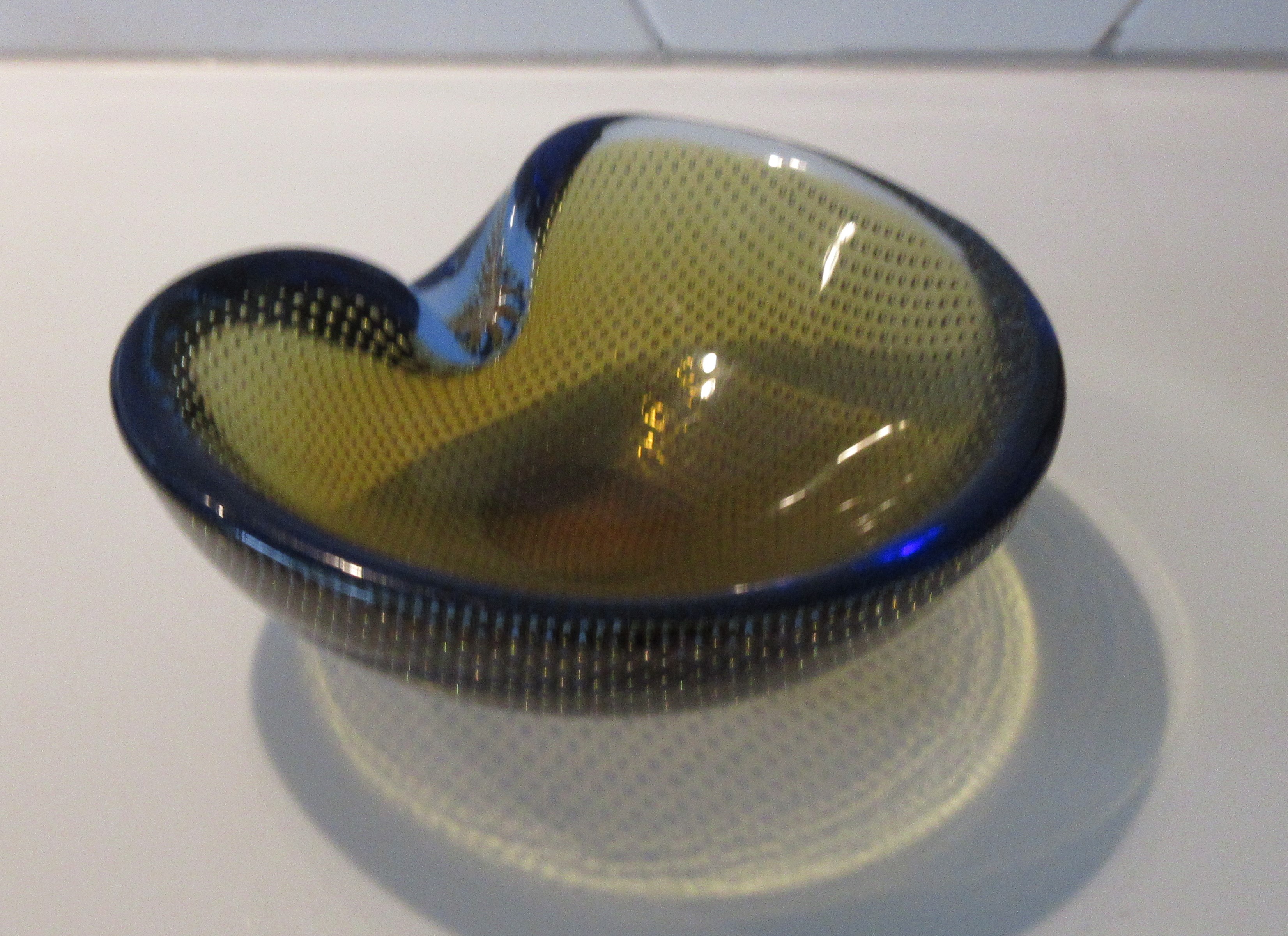 Niet of onleesbaar gesigneerd - Murano glazen Bullicante asbak verkocht voor € 1!