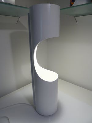 Niet of onleesbaar gesigneerd - Design tafellamp (naar ontwerp NEBU vintage jaren ‘70) kopen? Bied vanaf 1!
